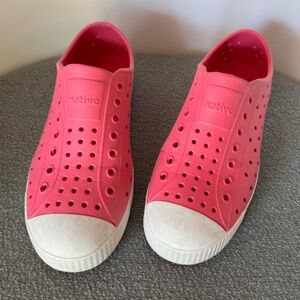 Native Jefferson Slip-On Sneaker - Hot Pink